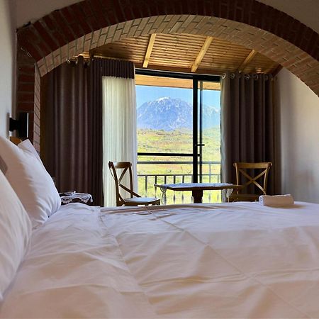 Alpeta Agrotourism & Winery - Roshnik , Berat Otel Dış mekan fotoğraf